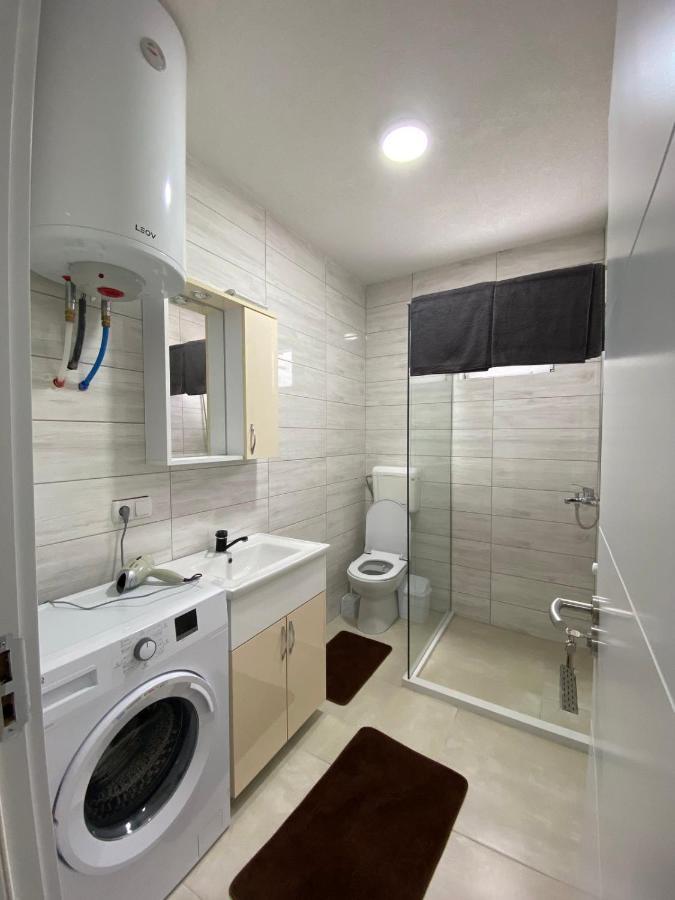 White Apartments Kosovo Polje Eksteriør billede