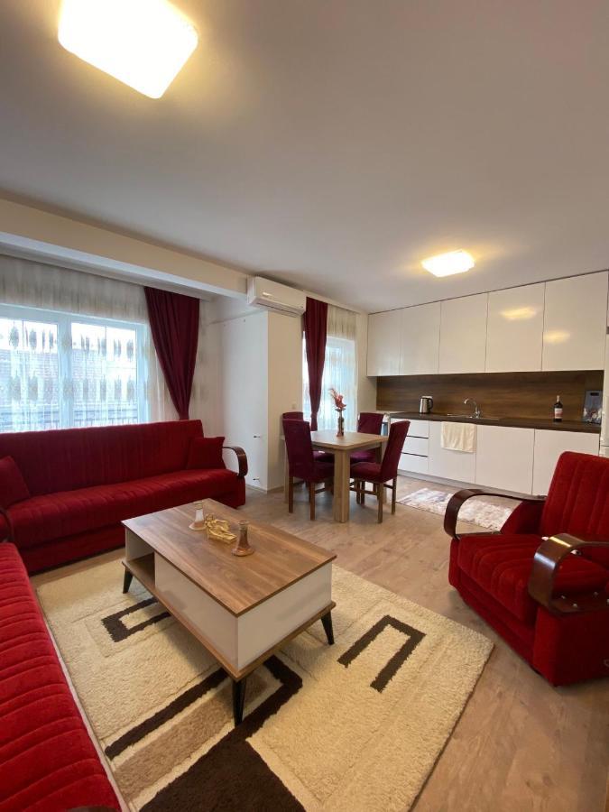 White Apartments Kosovo Polje Eksteriør billede