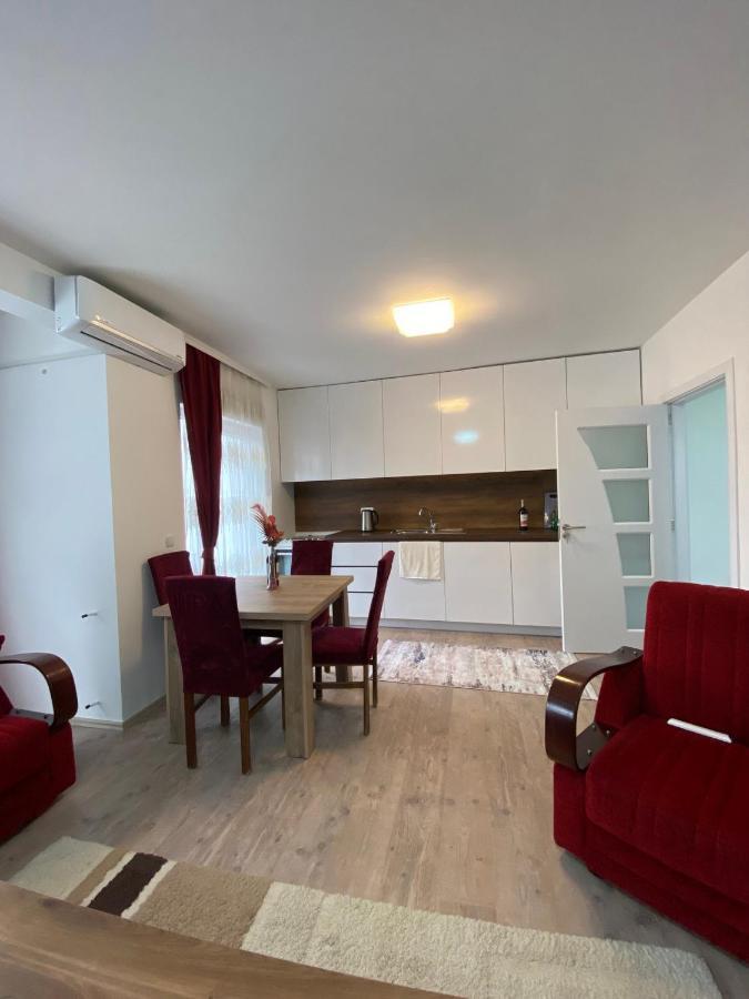 White Apartments Kosovo Polje Eksteriør billede