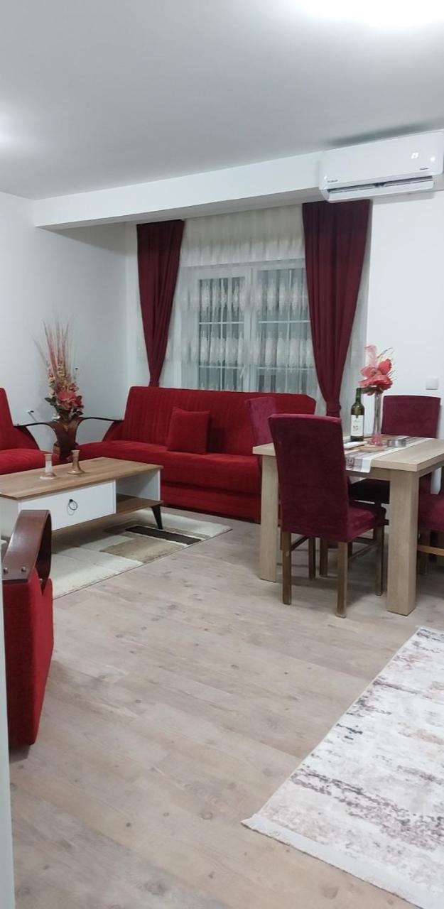 White Apartments Kosovo Polje Værelse billede